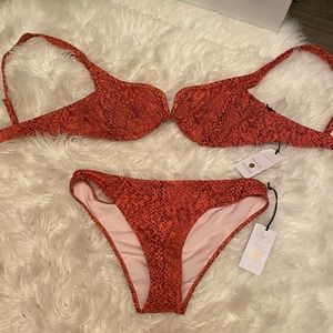 ☀️NWT bikini☀️